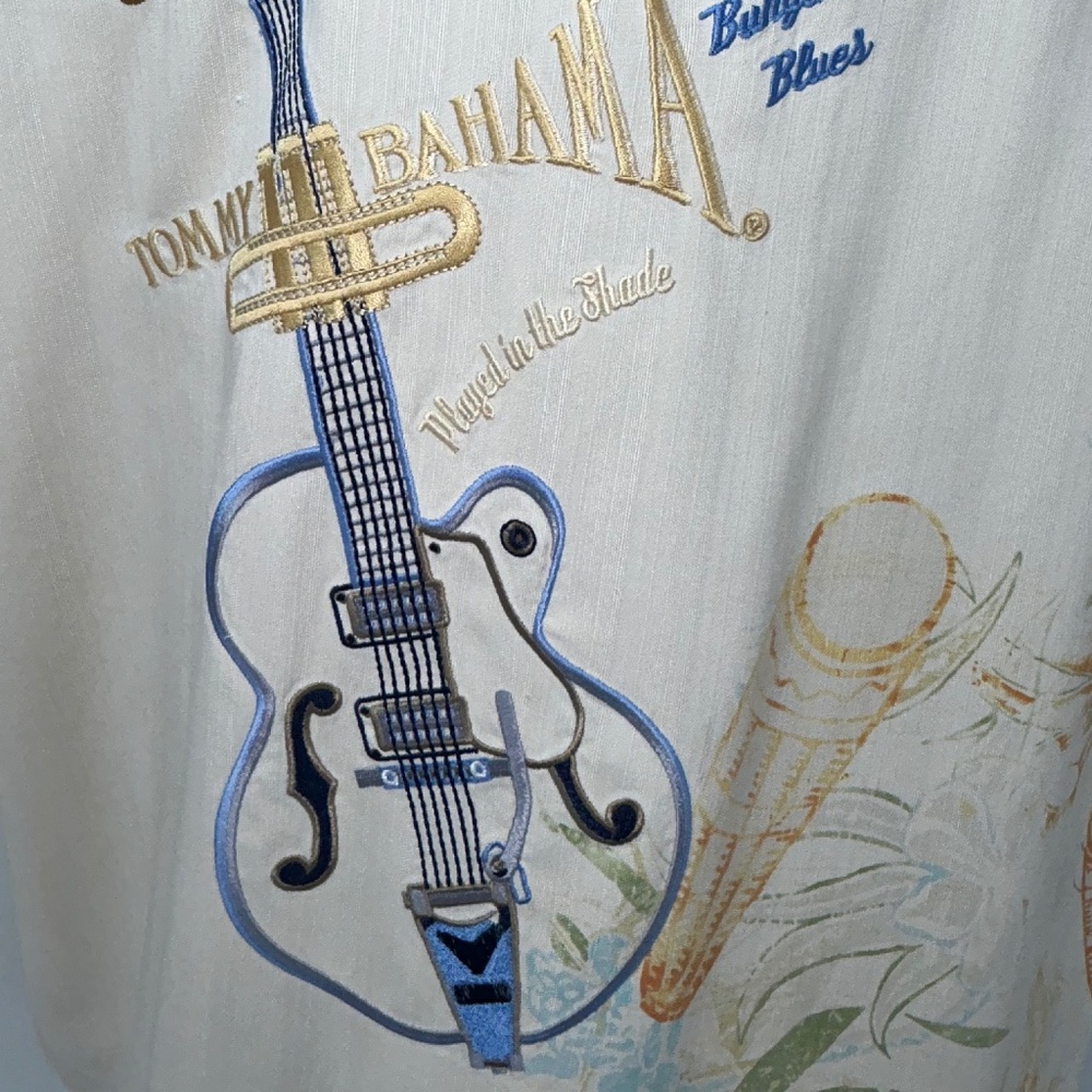 TOMMY BAHAMA Bungalow Blues Guitar Embroidered Ivory 100% Silk Hawaiian Shirt